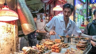 Hong Kong Street Food A Walk Around the Stalls and Restaurants of Kowloon [upl. by Hanauq978]