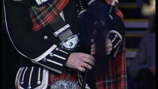 The Strathclyde Police Pipe Band  Musikschau der Nationen 2004 [upl. by Strohbehn331]