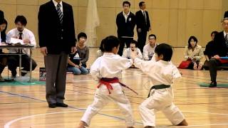 空手大会Karate tournament 「基本組み手basic kumite」 1･2年の部 決勝 2010年11月3日 [upl. by Nirrac805]