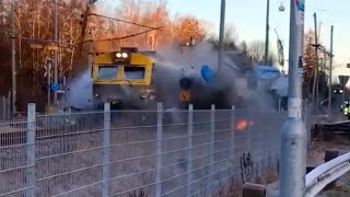 Train crashes into bus  Tåg kraschar in i buss på Hisingen 8 mars 2021 [upl. by Ahsinrac]