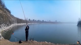 Pêche HIVERNALE de la carpe sur une GRAVIÈRE ABANDONNÉE et SAUVAGE fishing carpfishing hiver [upl. by Fiertz636]