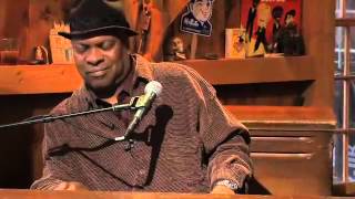 Booker T Jones  Green Onions Live from Daryls House 4404 [upl. by Patric950]