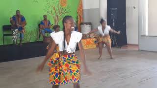 African I Mozambican dance style I Estilo de dança africana I moçambicana [upl. by Bremser]